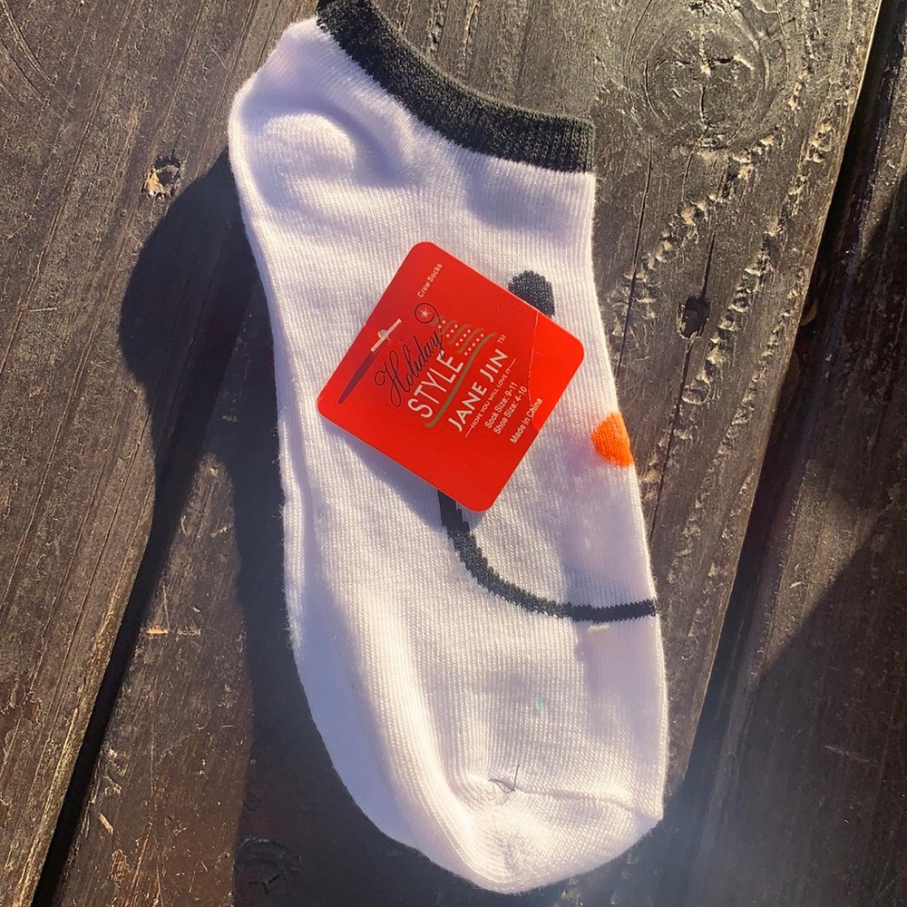 NWT snowman holiday no show socks
